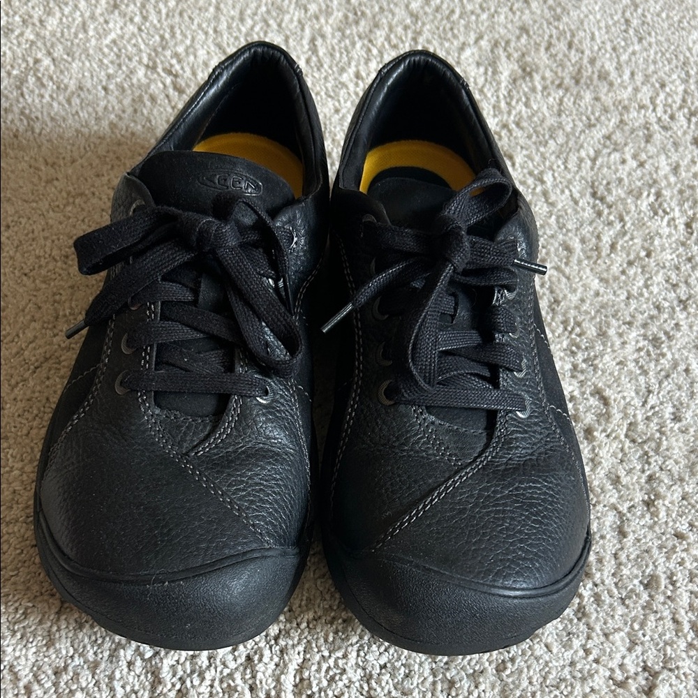 Women’s KEEN Presidio Black size 10 (euro 40.5) gently used
